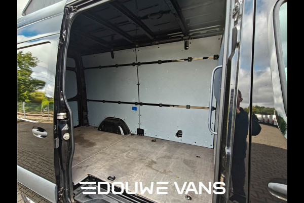 Mercedes-Benz Sprinter 316 L2H2 Zwart MBUX Trekhaak 3500kg 163pk Airco BPM Vrij Mercedes-Benz Sprinter 316 L2H2 Zwart MBUX Trekhaak 3500kg 163pk Airco BPM Vrij