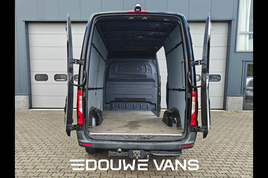 Mercedes-Benz Sprinter 316 L2H2 Zwart MBUX Trekhaak 3500kg 163pk Airco BPM Vrij Mercedes-Benz Sprinter 316 L2H2 Zwart MBUX Trekhaak 3500kg 163pk Airco BPM Vrij