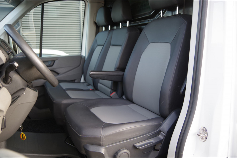 Volkswagen Crafter 35 2.0 TDI L3H3 177PK AUT. LEDER, VANSTEP TREKHAAK, ZONNEKLEP, CAMERA, NAVI, CARPLAY, CRUISE, AIRCO