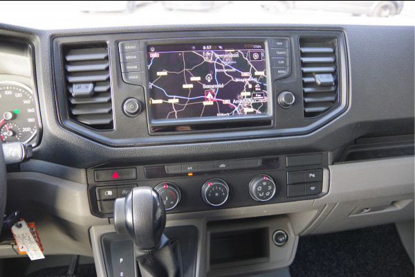 Volkswagen Crafter 35 2.0 TDI L3H3 177PK AUT. LEDER, VANSTEP TREKHAAK, ZONNEKLEP, CAMERA, NAVI, CARPLAY, CRUISE, AIRCO