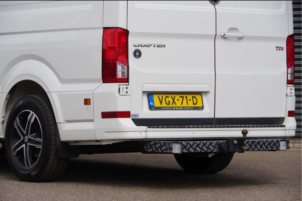 Volkswagen Crafter 35 2.0 TDI L3H3 177PK AUT. LEDER, VANSTEP TREKHAAK, ZONNEKLEP, CAMERA, NAVI, CARPLAY, CRUISE, AIRCO