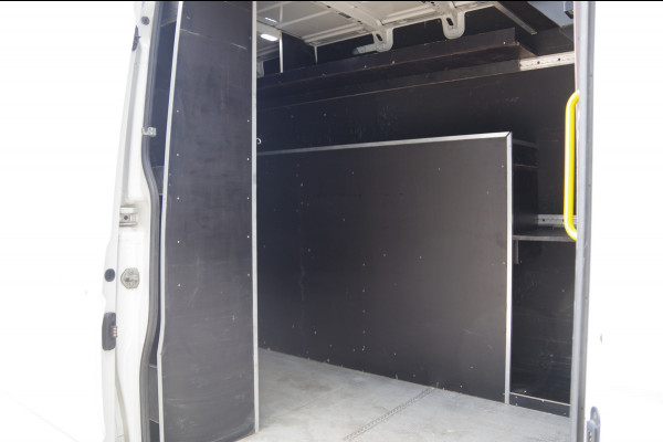 Volkswagen Crafter 35 2.0 TDI L3H3 177PK AUT. LEDER, VANSTEP TREKHAAK, ZONNEKLEP, CAMERA, NAVI, CARPLAY, CRUISE, AIRCO