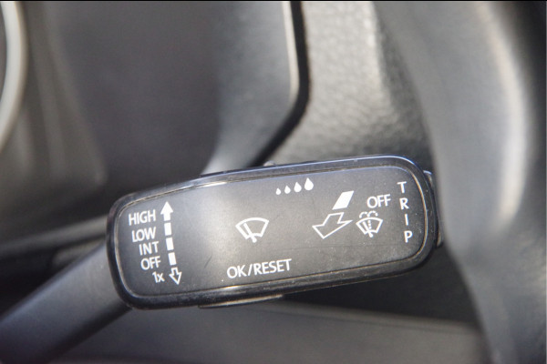 Volkswagen Crafter 35 2.0 TDI L3H3 177PK AUT. LEDER, VANSTEP TREKHAAK, ZONNEKLEP, CAMERA, NAVI, CARPLAY, CRUISE, AIRCO