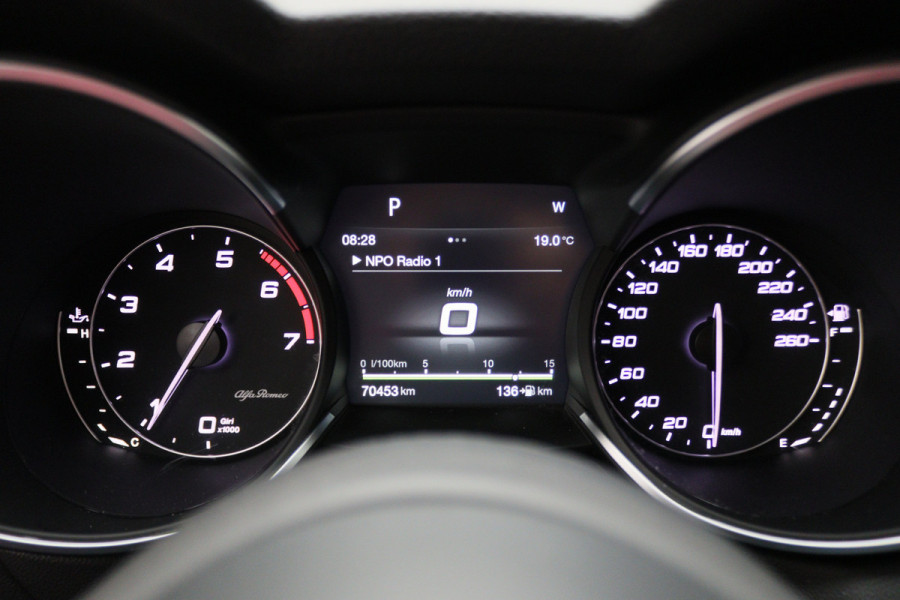 Alfa Romeo Stelvio 2.0 T AWD First Edition Climate, Camera, Elektrische Stoelen, Bluetooth, Navigatie, DAB, 20''