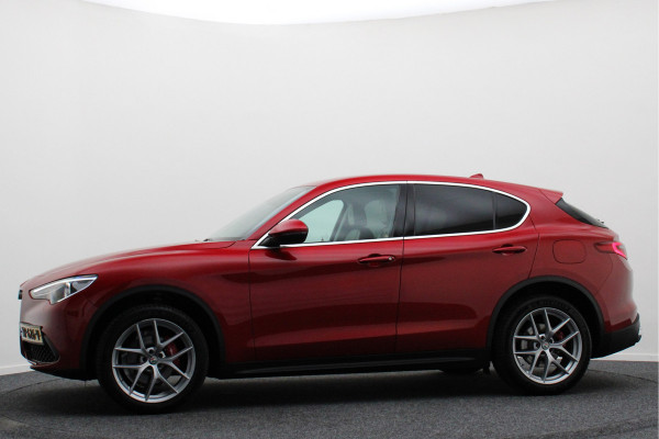 Alfa Romeo Stelvio 2.0 T AWD First Edition Climate, Camera, Elektrische Stoelen, Bluetooth, Navigatie, DAB, 20''