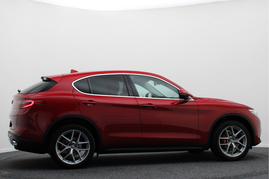 Alfa Romeo Stelvio 2.0 T AWD First Edition Climate, Camera, Elektrische Stoelen, Bluetooth, Navigatie, DAB, 20''