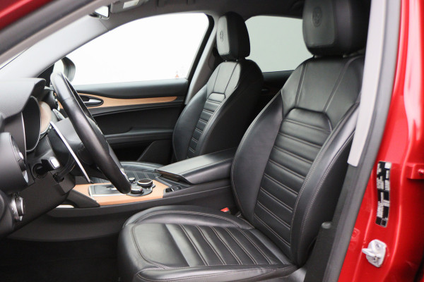 Alfa Romeo Stelvio 2.0 T AWD First Edition Climate, Camera, Elektrische Stoelen, Bluetooth, Navigatie, DAB, 20''