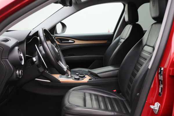 Alfa Romeo Stelvio 2.0 T AWD First Edition Climate, Camera, Elektrische Stoelen, Bluetooth, Navigatie, DAB, 20''