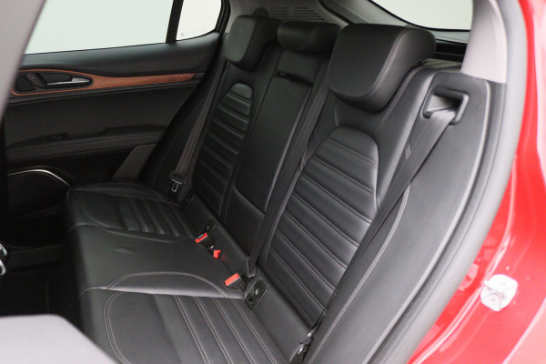 Alfa Romeo Stelvio 2.0 T AWD First Edition Climate, Camera, Elektrische Stoelen, Bluetooth, Navigatie, DAB, 20''