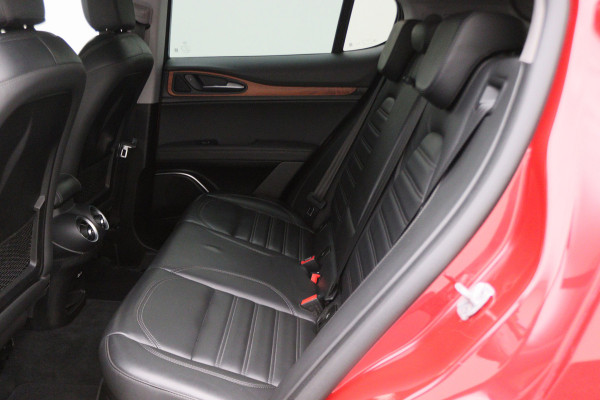 Alfa Romeo Stelvio 2.0 T AWD First Edition Climate, Camera, Elektrische Stoelen, Bluetooth, Navigatie, DAB, 20''