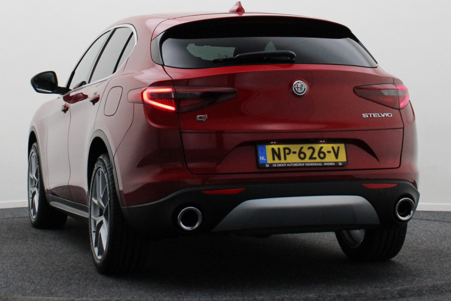 Alfa Romeo Stelvio 2.0 T AWD First Edition Climate, Camera, Elektrische Stoelen, Bluetooth, Navigatie, DAB, 20''
