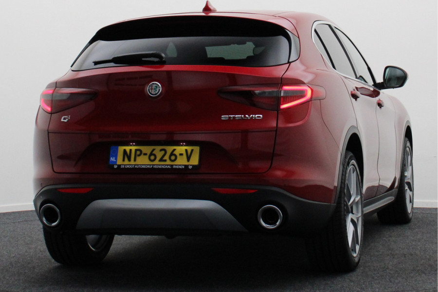 Alfa Romeo Stelvio 2.0 T AWD First Edition Climate, Camera, Elektrische Stoelen, Bluetooth, Navigatie, DAB, 20''