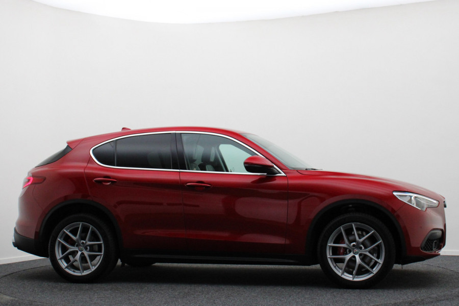 Alfa Romeo Stelvio 2.0 T AWD First Edition Climate, Camera, Elektrische Stoelen, Bluetooth, Navigatie, DAB, 20''