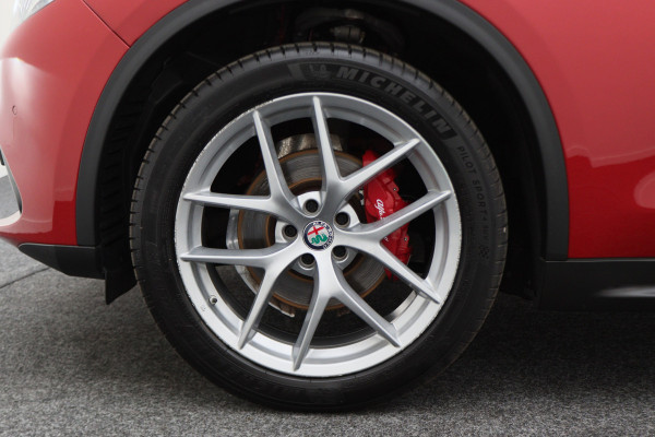Alfa Romeo Stelvio 2.0 T AWD First Edition Climate, Camera, Elektrische Stoelen, Bluetooth, Navigatie, DAB, 20''