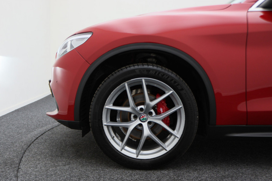 Alfa Romeo Stelvio 2.0 T AWD First Edition Climate, Camera, Elektrische Stoelen, Bluetooth, Navigatie, DAB, 20''