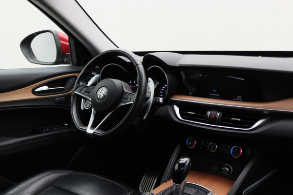 Alfa Romeo Stelvio 2.0 T AWD First Edition Climate, Camera, Elektrische Stoelen, Bluetooth, Navigatie, DAB, 20''