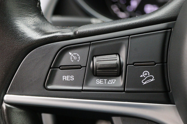 Alfa Romeo Stelvio 2.0 T AWD First Edition Climate, Camera, Elektrische Stoelen, Bluetooth, Navigatie, DAB, 20''