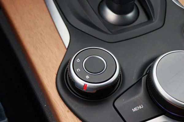 Alfa Romeo Stelvio 2.0 T AWD First Edition Climate, Camera, Elektrische Stoelen, Bluetooth, Navigatie, DAB, 20''