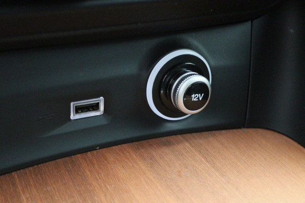 Alfa Romeo Stelvio 2.0 T AWD First Edition Climate, Camera, Elektrische Stoelen, Bluetooth, Navigatie, DAB, 20''