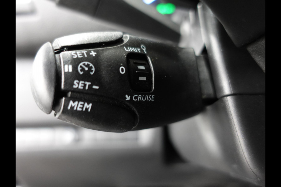 Opel Vivaro 2.0 BlueHDi 145PK L3 Automaat Airco Bluetooth Cruise Control Navigatie Trekhaak