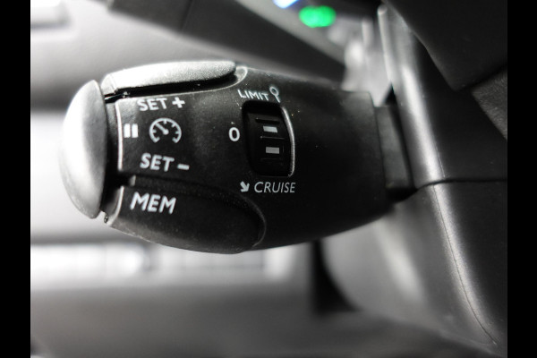 Opel Vivaro 2.0 BlueHDi 145PK L3 Automaat Airco Bluetooth Cruise Control Navigatie Trekhaak