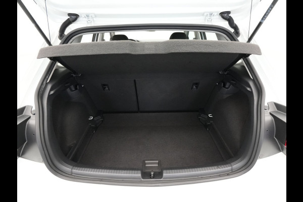 Volkswagen Polo 1.0 TSI 95pk DSG Life Face lift Navi via App Trekhaak Pdc Acc 77