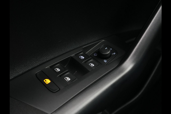 Volkswagen Polo 1.0 TSI 95pk DSG Life Face lift Navi via App Trekhaak Pdc Acc 77