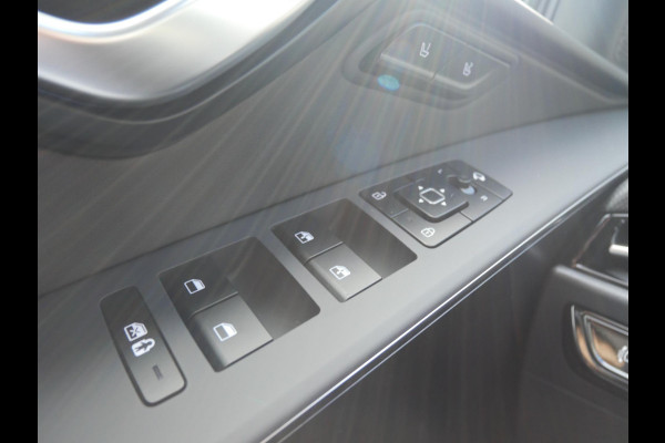 Kia Niro 1.6 GDi Hybrid ExecutiveLine | Op voorraad | Schuif/Kanteldak | Stoel&Stuur Verwarming | Harman Kardon | 18'' lichtmetaal | Draadloos opladen smartphone