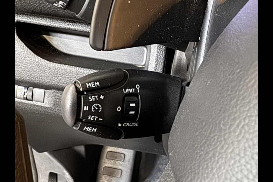 Peugeot Expert 2.0 BlueHDI 180PK Long L3 Premium Dubbele Cabine Automaat Navigatie Airco Cruise Control