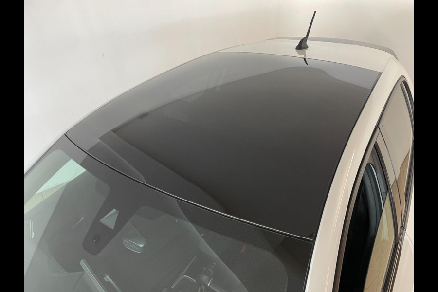 Peugeot 208 1.2 PureTech GT Pack AIRCO NAVI CRUISE BLUETOOTH LED PARELMOER PRIVACYGLAS ZEER NETTE AUTO