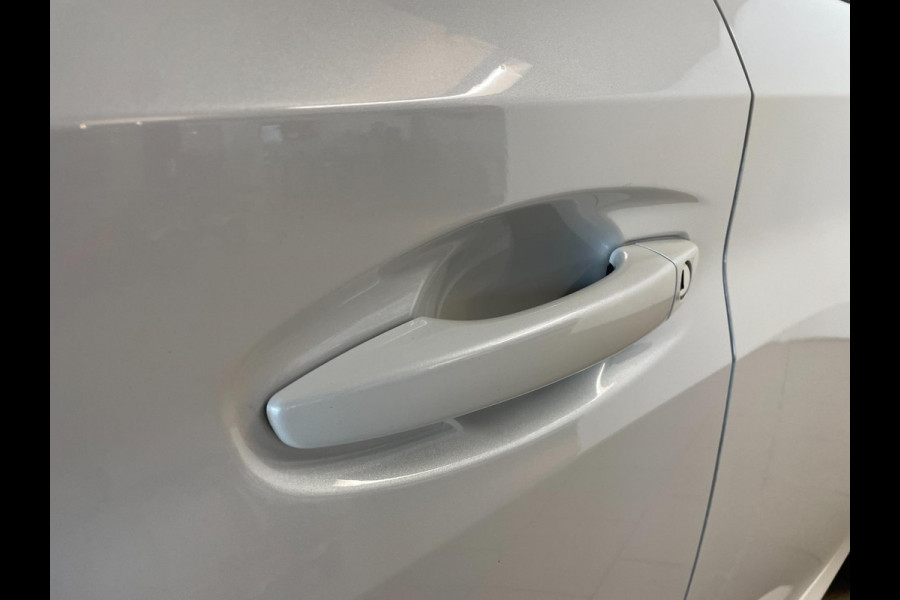 Peugeot 208 1.2 PureTech GT Pack AIRCO NAVI CRUISE BLUETOOTH LED PARELMOER PRIVACYGLAS ZEER NETTE AUTO