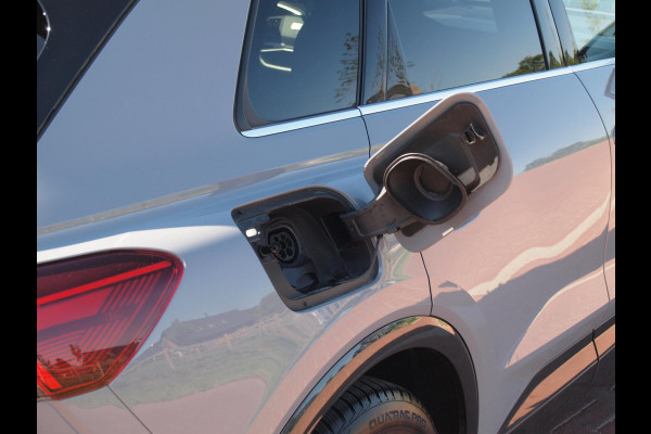 Audi Q4 e-tron 35 Launch edition S Competition 55 kWh | Camera | Apple Carplay | Cruise Control | Head-up display |