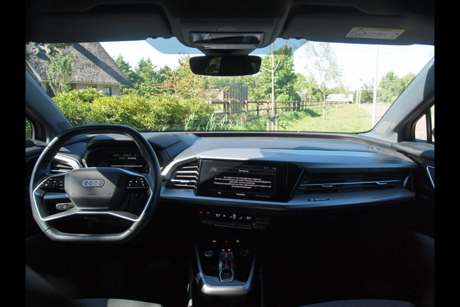 Audi Q4 e-tron 35 Launch edition S Competition 55 kWh | Camera | Apple Carplay | Cruise Control | Head-up display |