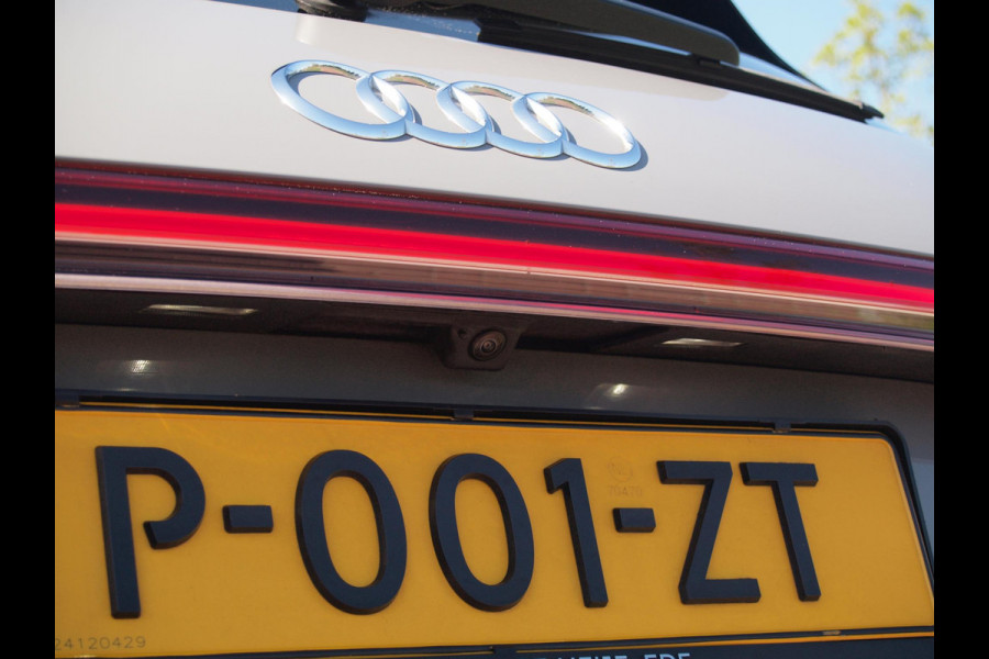 Audi Q4 e-tron 35 Launch edition S Competition 55 kWh | Camera | Apple Carplay | Cruise Control | Head-up display |