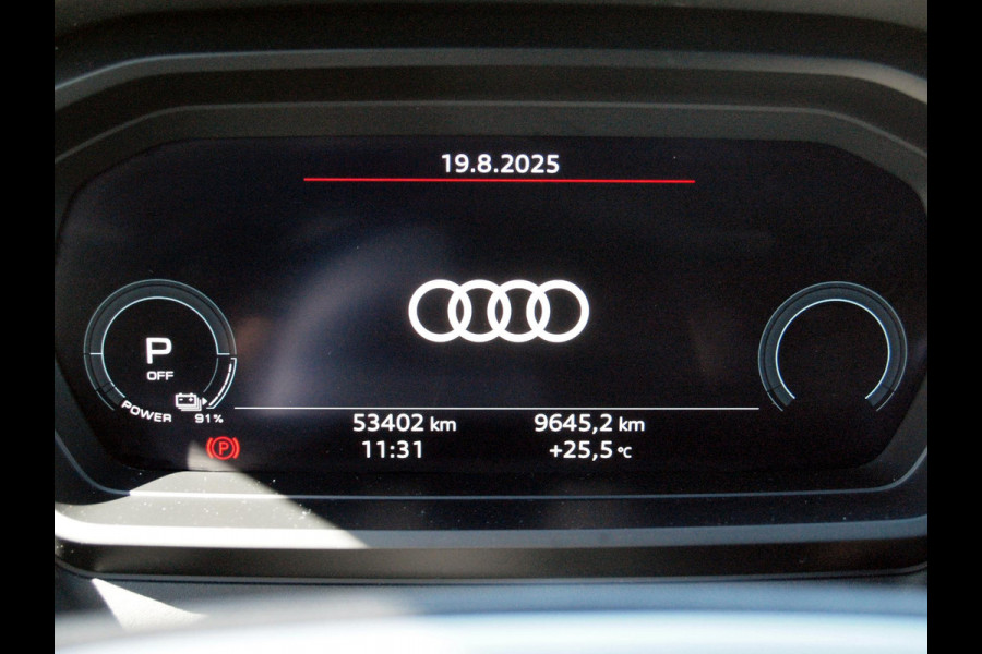 Audi Q4 e-tron 35 Launch edition S Competition 55 kWh | Camera | Apple Carplay | Cruise Control | Head-up display |