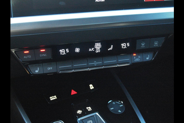 Audi Q4 e-tron 35 Launch edition S Competition 55 kWh | Camera | Apple Carplay | Cruise Control | Head-up display |