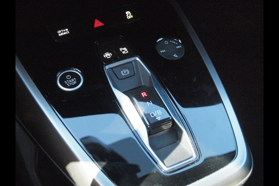 Audi Q4 e-tron 35 Launch edition S Competition 55 kWh | Camera | Apple Carplay | Cruise Control | Head-up display |