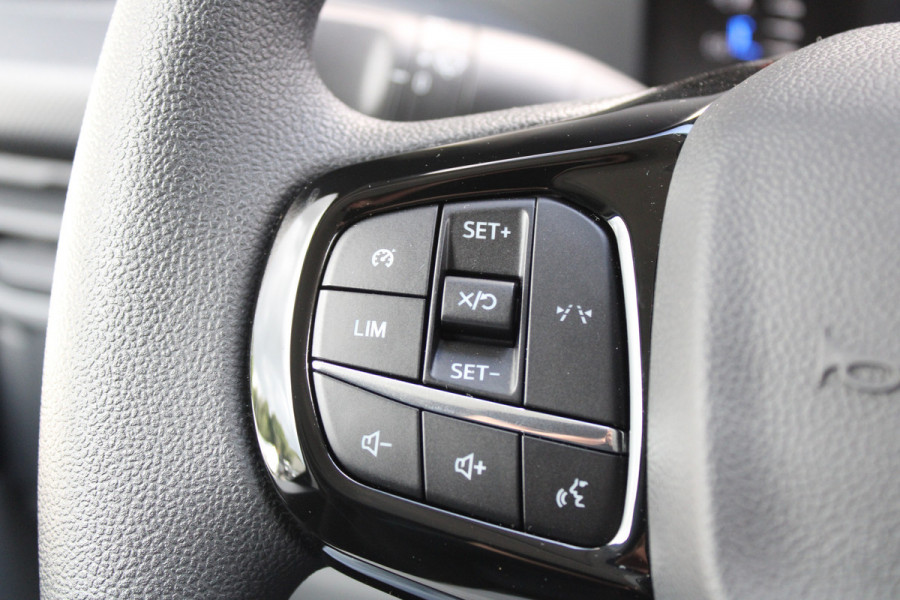 Ford Transit Custom 320 2.0 TDCI L2H1 Trend 150pk - Bijrijdersstoel 1+1 - Carplay - Camera - Android - LED koplampen - Stoelverwarming - 70l tank -