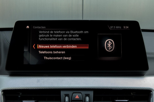 BMW X1 SDrive18i High Executive M-PAKKET | ADAPTIEVE CRUISE CONTROL | TREKHAAK | HEAD UP DISPLAY