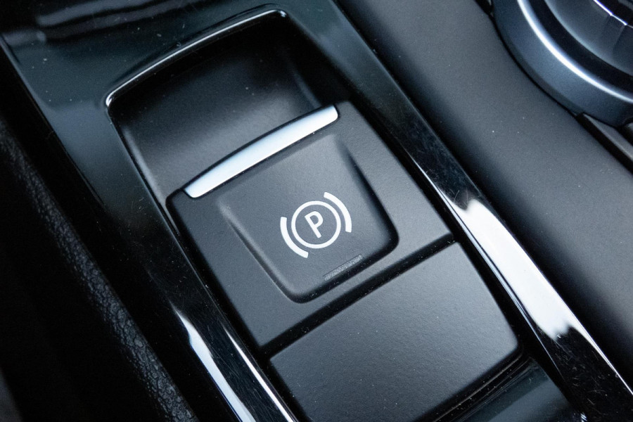 BMW X1 SDrive18i High Executive M-PAKKET | ADAPTIEVE CRUISE CONTROL | TREKHAAK | HEAD UP DISPLAY