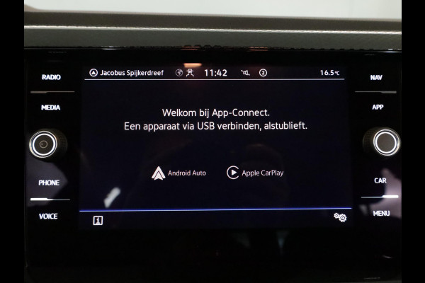 Volkswagen Polo 1.0 TSI Life 95 pk Automaat (DSG) | Verlengde garantie | Navigatie | Parkeersensoren | Achteruitrijcamera | Adaptieve cruise control | Stoelverwarming |