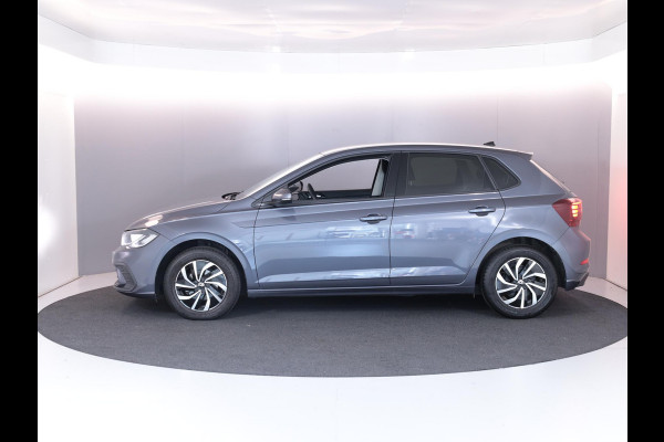 Volkswagen Polo 1.0 TSI Life 95 pk Automaat (DSG) | Verlengde garantie | Navigatie | Parkeersensoren | Achteruitrijcamera | Adaptieve cruise control | Stoelverwarming |