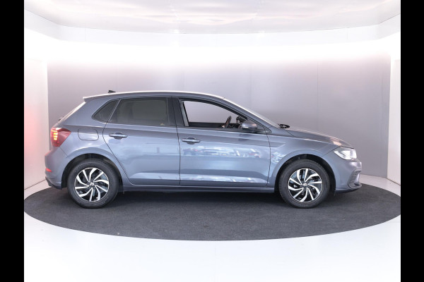 Volkswagen Polo 1.0 TSI Life 95 pk Automaat (DSG) | Verlengde garantie | Navigatie | Parkeersensoren | Achteruitrijcamera | Adaptieve cruise control | Stoelverwarming |