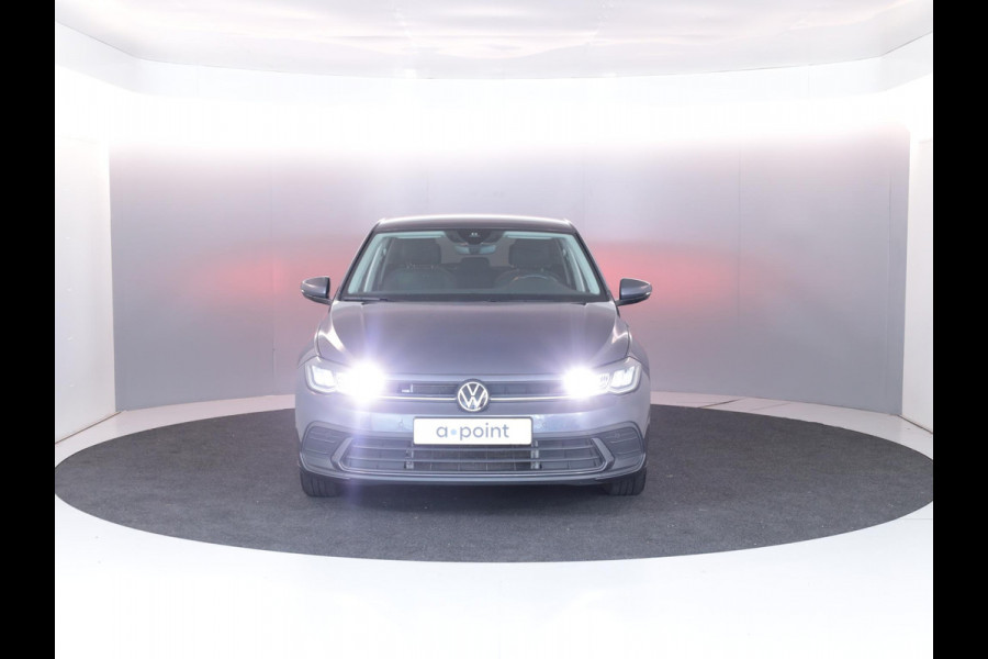 Volkswagen Polo 1.0 TSI Life 95 pk Automaat (DSG) | Verlengde garantie | Navigatie | Parkeersensoren | Achteruitrijcamera | Adaptieve cruise control | Stoelverwarming |