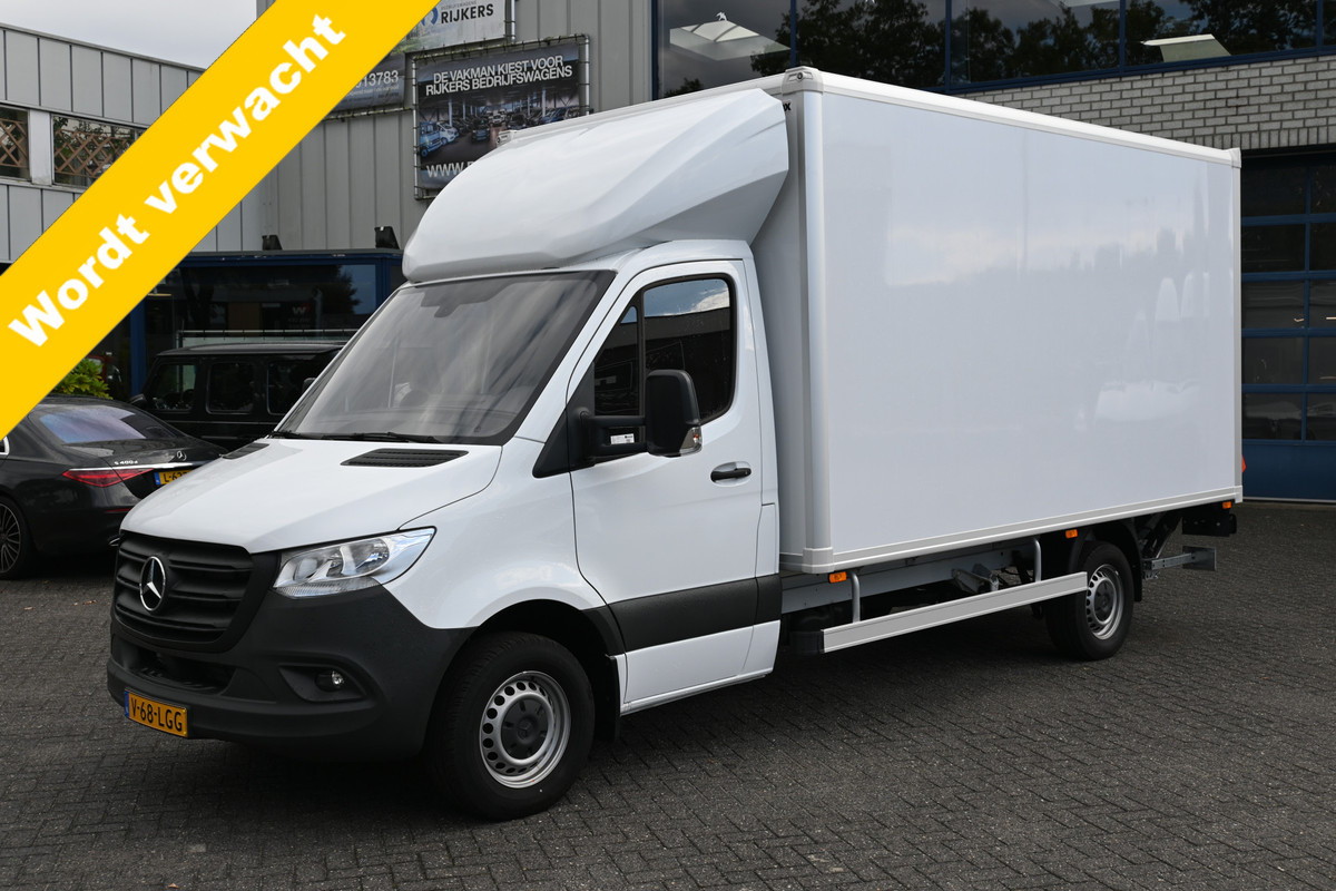 Mercedes-Benz Sprinter 319 CDI L3 Bakwagen met Dhollandia laadklep Geveerde stoel, Cruise control Laadbak met laadklep, zijdeur