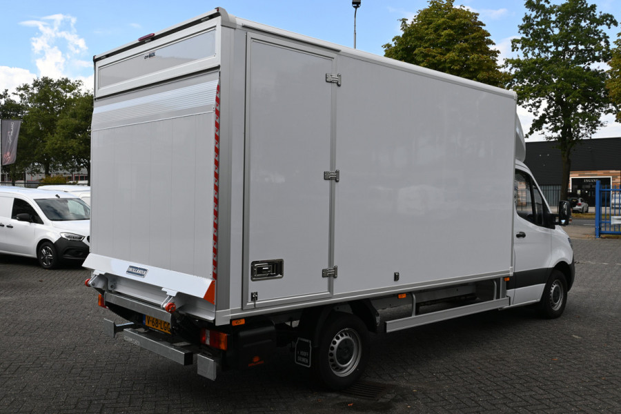 Mercedes-Benz Sprinter 319 CDI L3 Bakwagen met Dhollandia laadklep Geveerde stoel, Cruise control Laadbak met laadklep, zijdeur