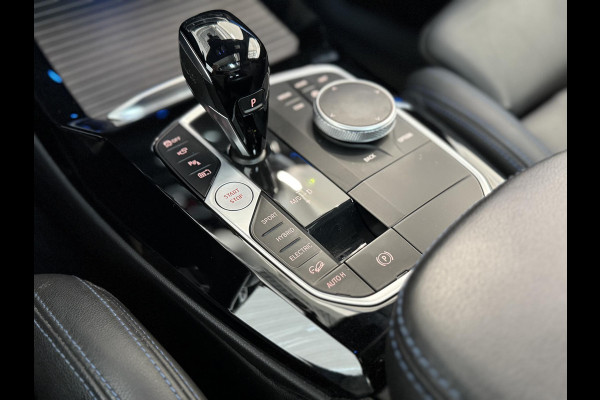 BMW X3 xDrive30e High Ex. M-Sport|SOH95%|Pano|Laser|HUD|360Cam|HiFi|Carbon zwart
