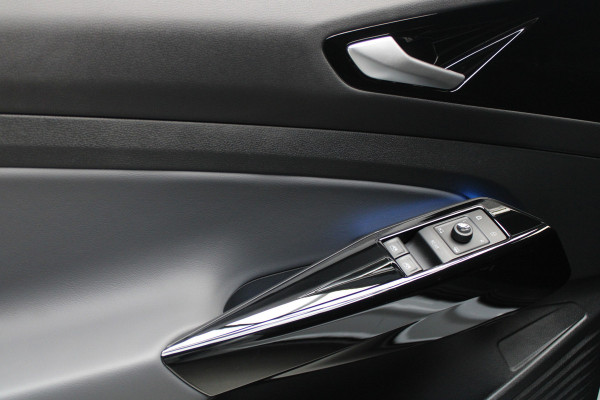 Volkswagen ID.4 Navi ACC Camera Warmtepomp PDC Stuurverwarm. Carplay 19" LM velgen Climate voor & achter Interieur voorverwarming & koeling