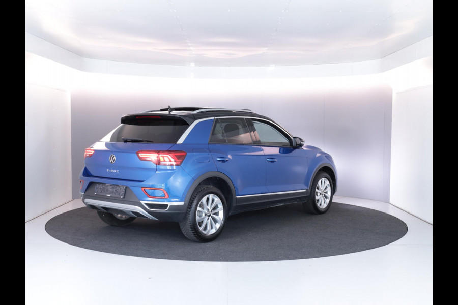 Volkswagen T-Roc 1.5 TSI Style 150 PK DSG | Verlengde garantie | Panorama dak | Keyless entry | Parkeer camera | El. achterklep |
