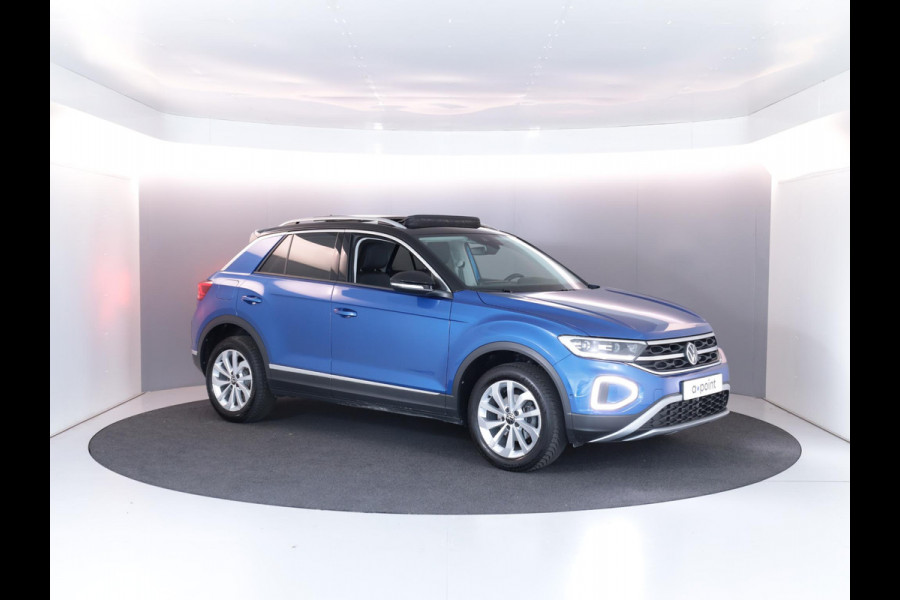 Volkswagen T-Roc 1.5 TSI Style 150 PK DSG | Verlengde garantie | Panorama dak | Keyless entry | Parkeer camera | El. achterklep |